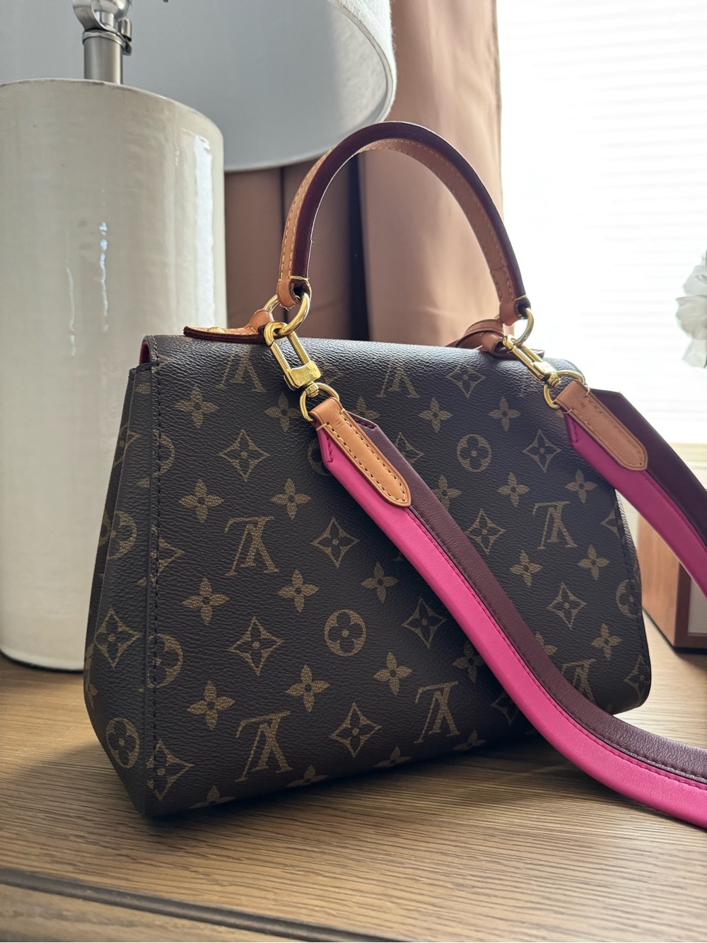 Louis Vuitton Cluny - Picture 2 of 14